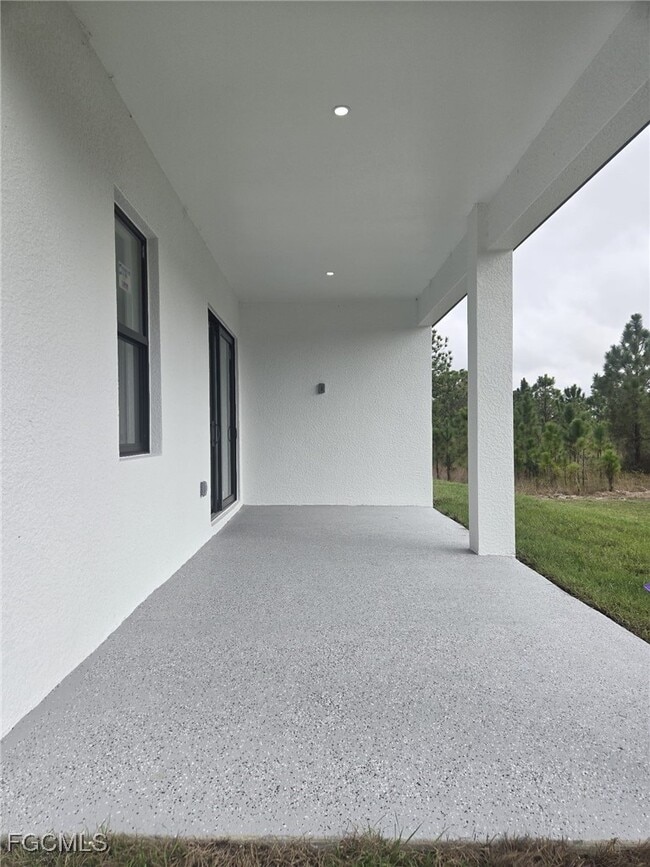 Building Photo - 1022 Candlelight Dr