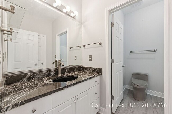 Building Photo - 4585 Great Oak Dr