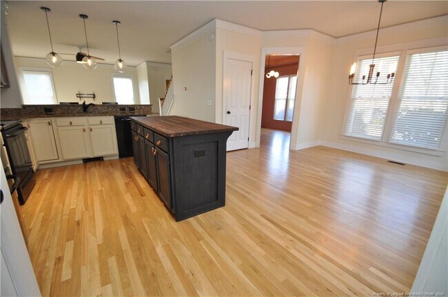 Building Photo - 1164 Trentini Ave