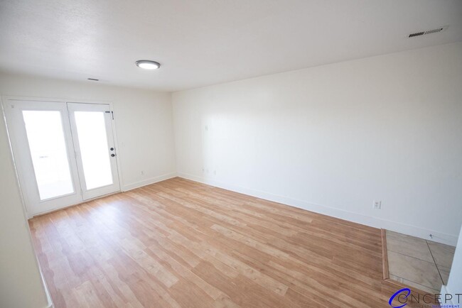 Building Photo - Beautiful & Spacious 2B2b Condo in Great N...