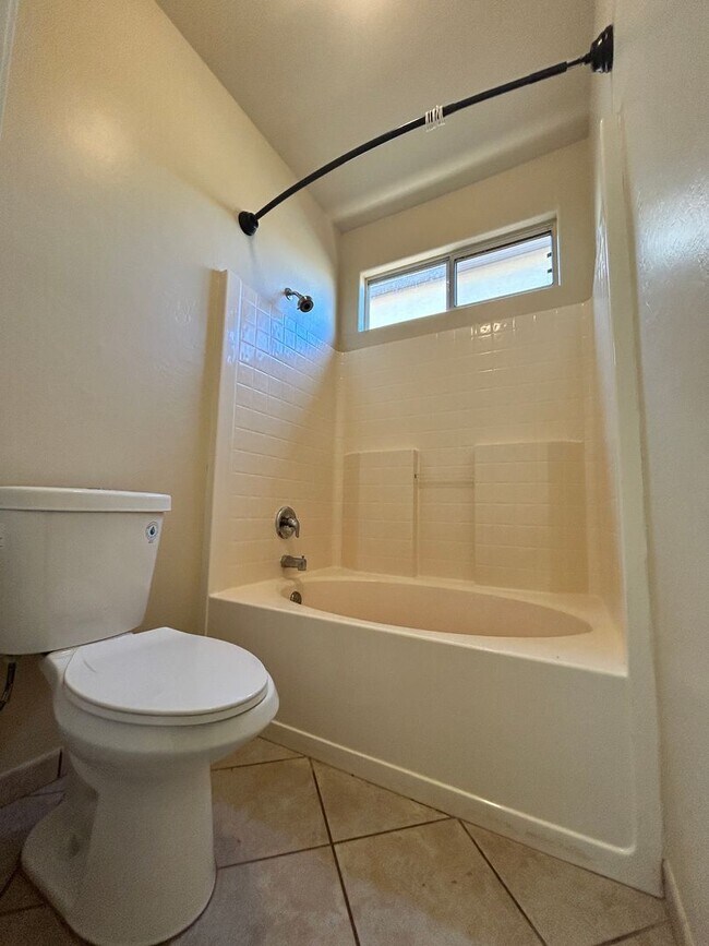 Building Photo - Move-In Special! Updated 3 Bed / 2bath Gilbert Home with New Paint, No Carpet and on the Course