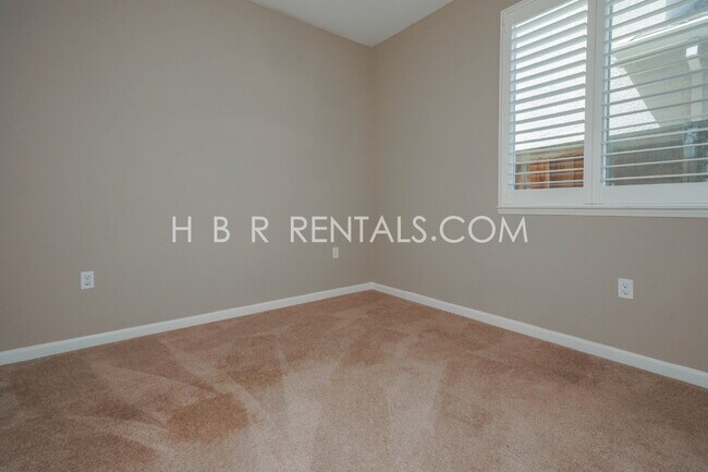 Building Photo - River Islands Living: Modern 4-Bedroom Hom...