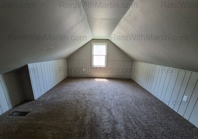 Building Photo - FOR RENT-925 Hammond Ave- Pets Ok*