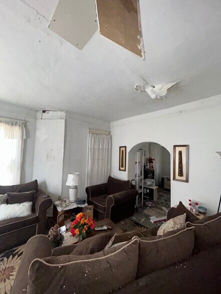 Building Photo - 3100 Bond Ave