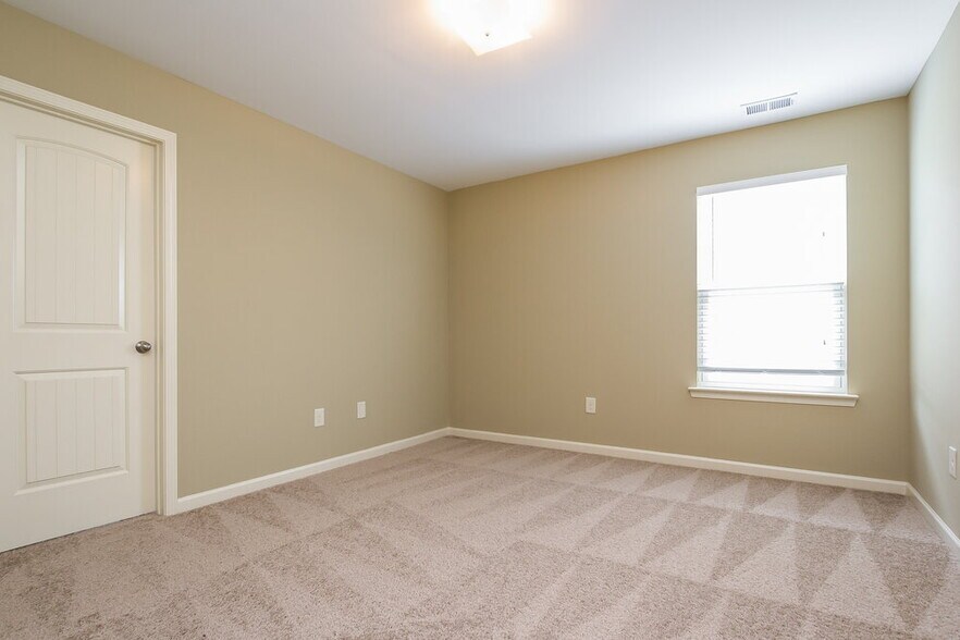Building Photo - 248 Crescent Woode Dr