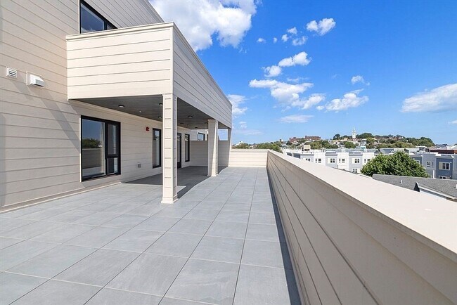 Building Photo - 267 Old Colony Ave