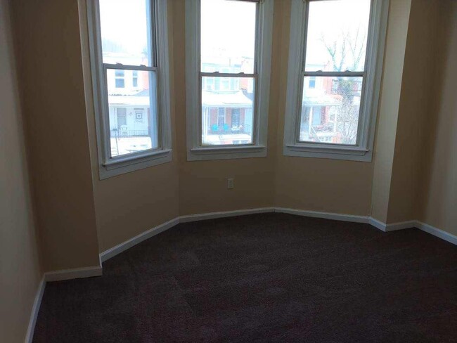 Primary Photo - 3113 Oakford Ave