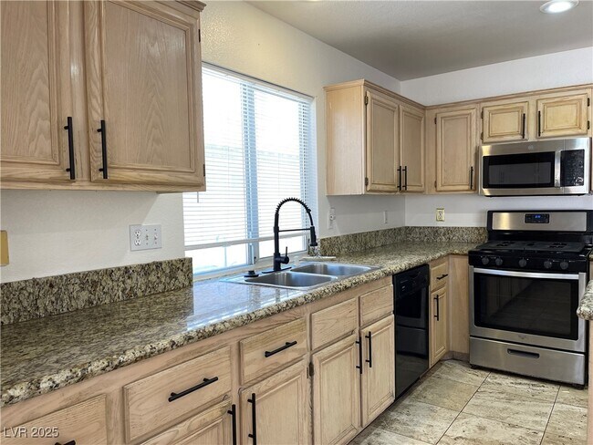 Building Photo - 4364 Mesa Hill Dr