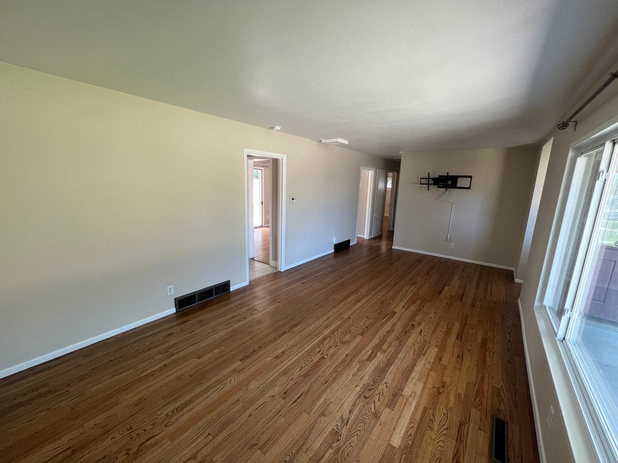 Building Photo - 430 Cypress Dr