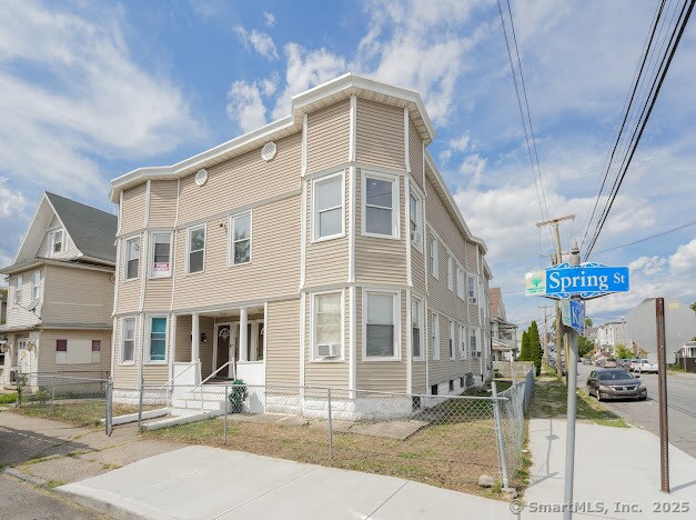 Building Photo - 167 Spring St