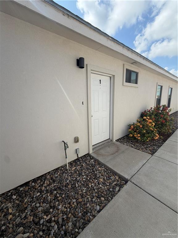 Building Photo - 2022 Summerland Ln