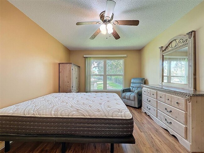 Building Photo - 6533 Spring Flower Dr
