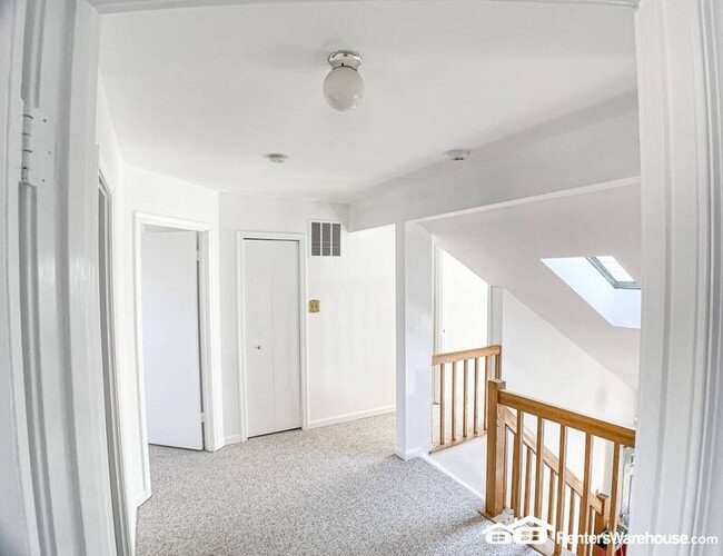 Building Photo - 13 Tivoli Lake Ct