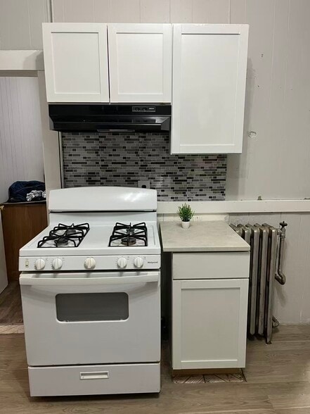 Building Photo - 87 Devon St