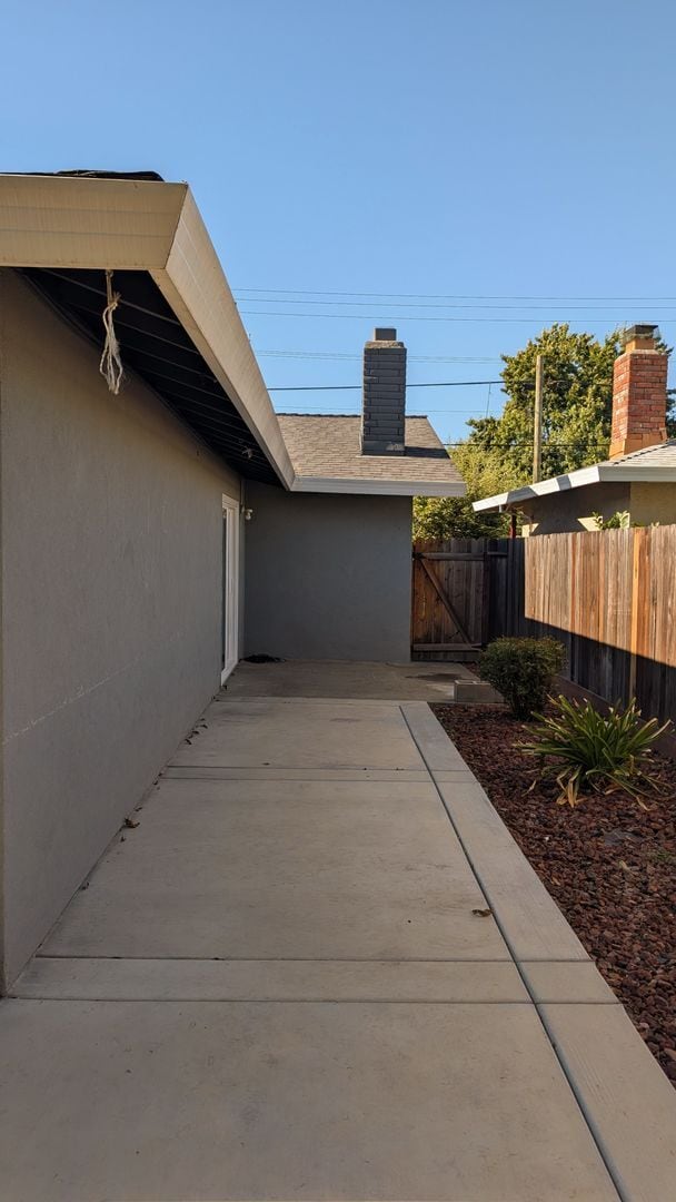 Building Photo - 2742 Edison Ave