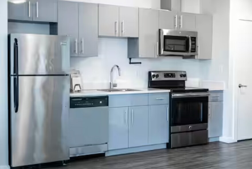 Building Photo - 1872 Commonwealth Ave