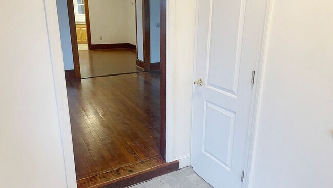 Building Photo - 73-75 Wallingford Ave