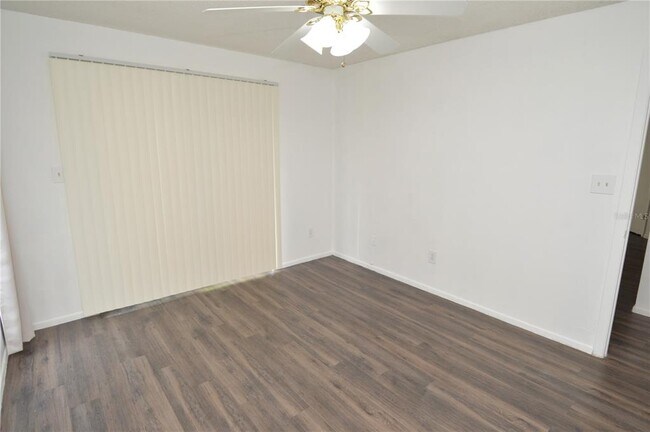 Building Photo - 8742 Mallard Reserve Dr