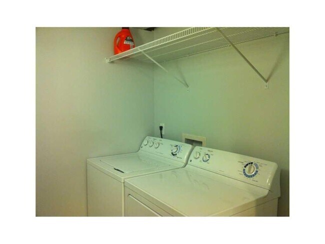 Building Photo - 1476 Monroe Dr NE