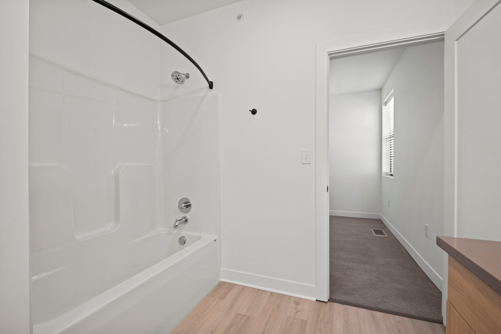 Building Photo - 3009 N Oak Trafficway