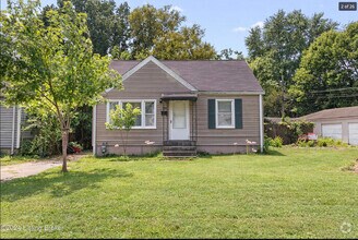 Building Photo - Cozy 4-Bedroom 1 Bath Home in Peaceful Lo...