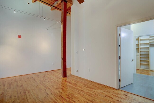 Building Photo - 2960 Inca St