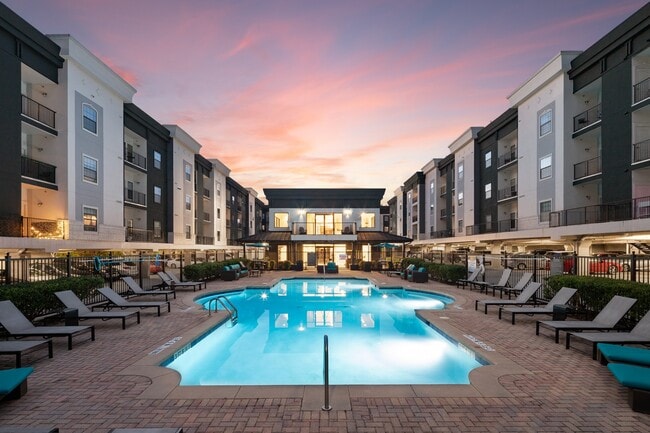 Building Photo - The Grove Chamblee