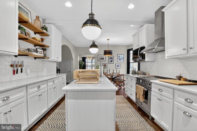 Building Photo - 4315 Lauriston St