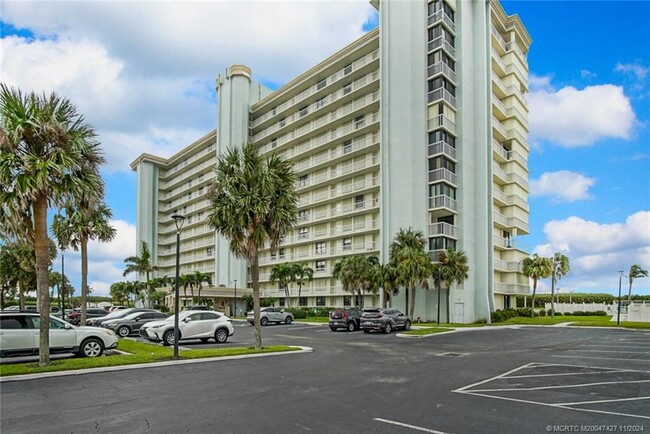 Building Photo - 10600 S Ocean Dr