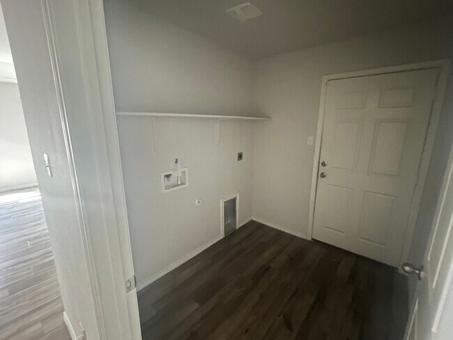 Building Photo - Rental Home In Excellent Condition