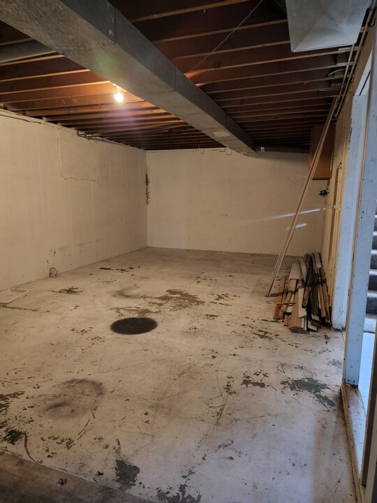 Building Photo - 3264 W 4700 S