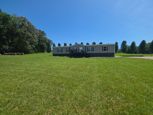 Building Photo - Spacious 4-Bedroom Home on 1 Acre in Peaceful Rickman Setting