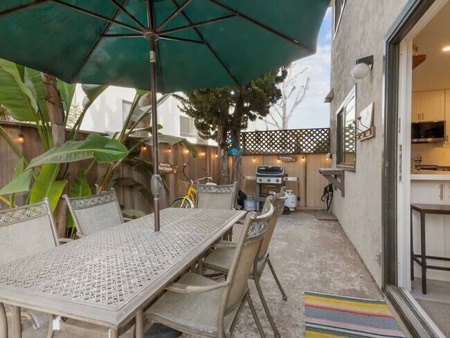 Building Photo - 750 S Sierra Ave