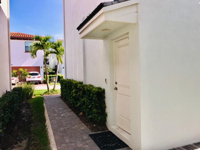 Building Photo - 6044 Curie Pl