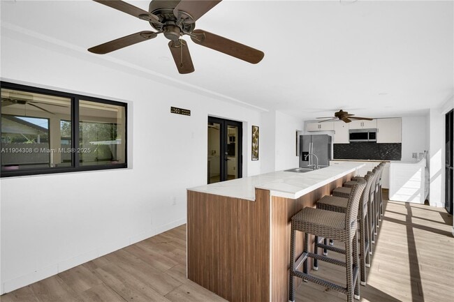 Building Photo - 14970 Leisure Dr