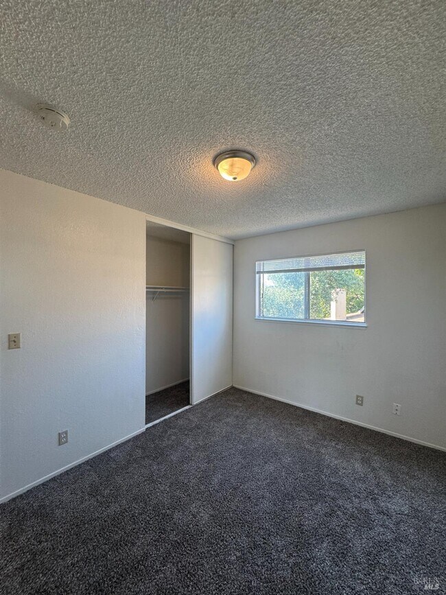 Building Photo - 118 Yorkshire Ct