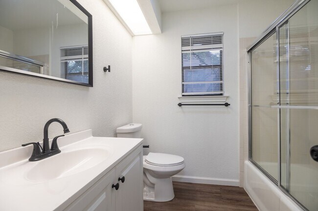 Building Photo - 11513 Juniper Ridge Dr