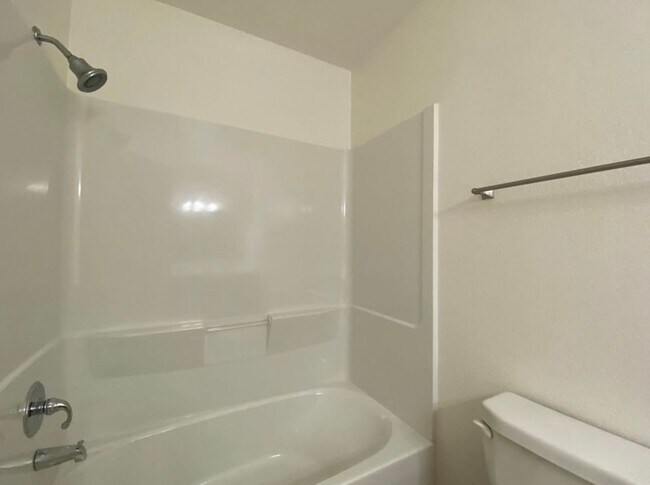 Building Photo - 2 Bedroom, 2 Bathroom Condo for Rent Near Downtown Prescott!