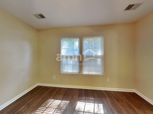 Building Photo - 116 Laurel Meadows Pky