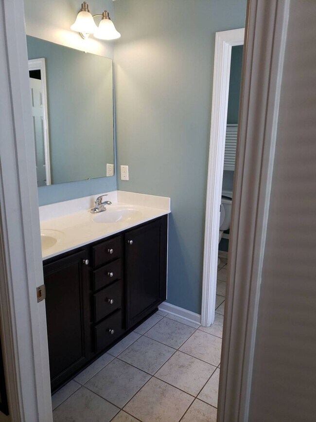 Building Photo - Gorgeous 4 Bedroom Home in Brookshire!