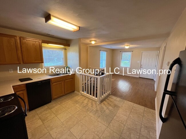 Building Photo - Charming Brick Home in Vinton with Finished Basement