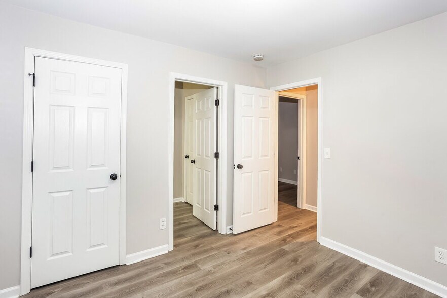 Building Photo - 7811 Belchester Cir