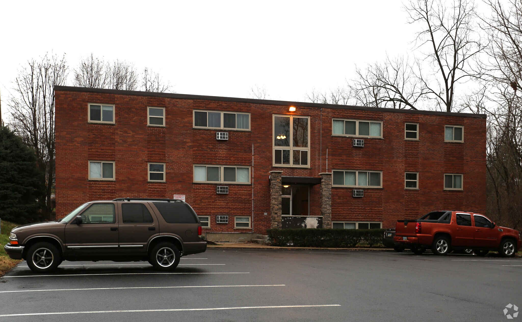 Riverstone Court Apartments Beechmont Ave 56155577 Beechmont Ave