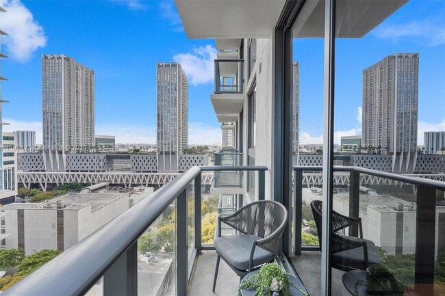 Building Photo - 11 NE 6th St