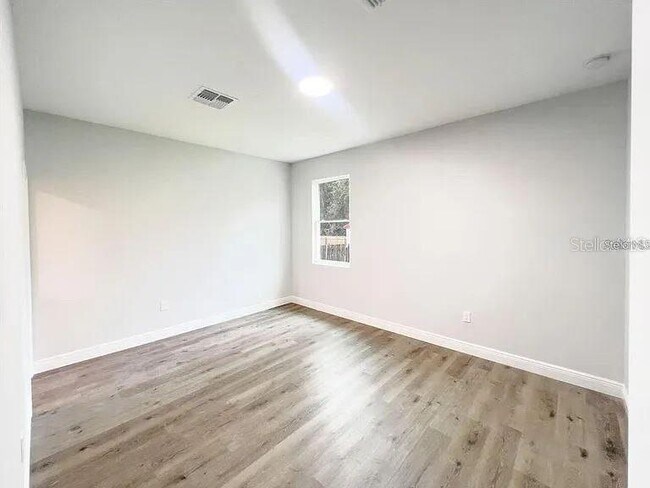 Building Photo - 17381 Tyler Ave