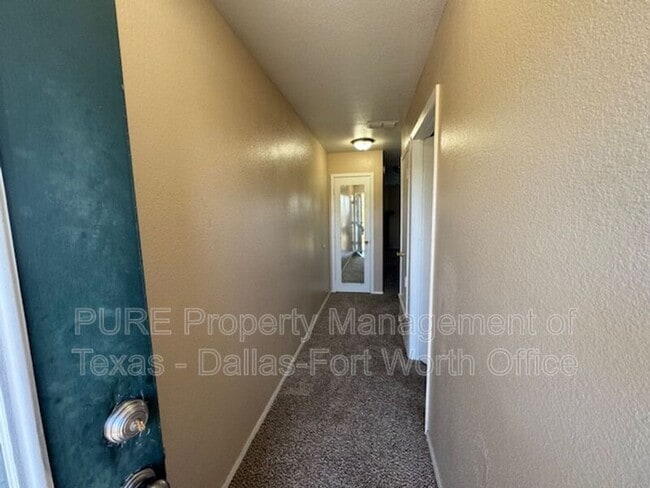 Building Photo - 6321 Kelly Dr