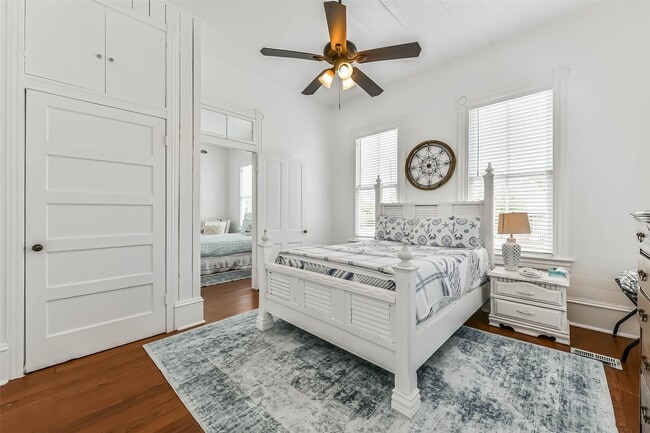 Building Photo - 3301 Ave N Ursuline St