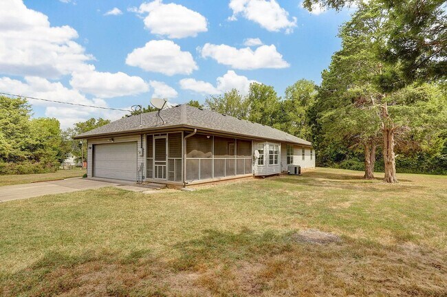 Building Photo - 3740 W Farm Rd 106