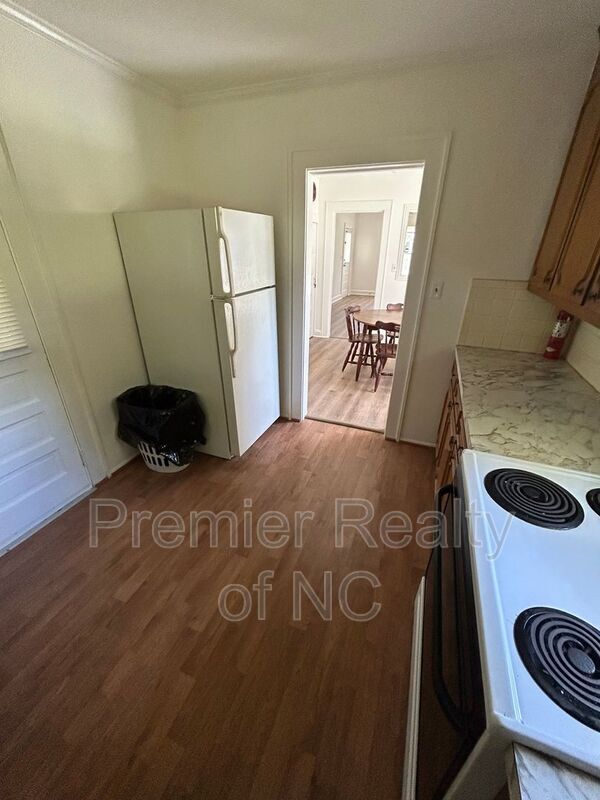 Building Photo - 1183 Rainbow Rd