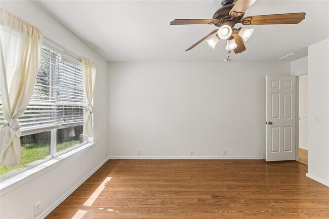 Building Photo - 2372 Paradise Ridge Dr